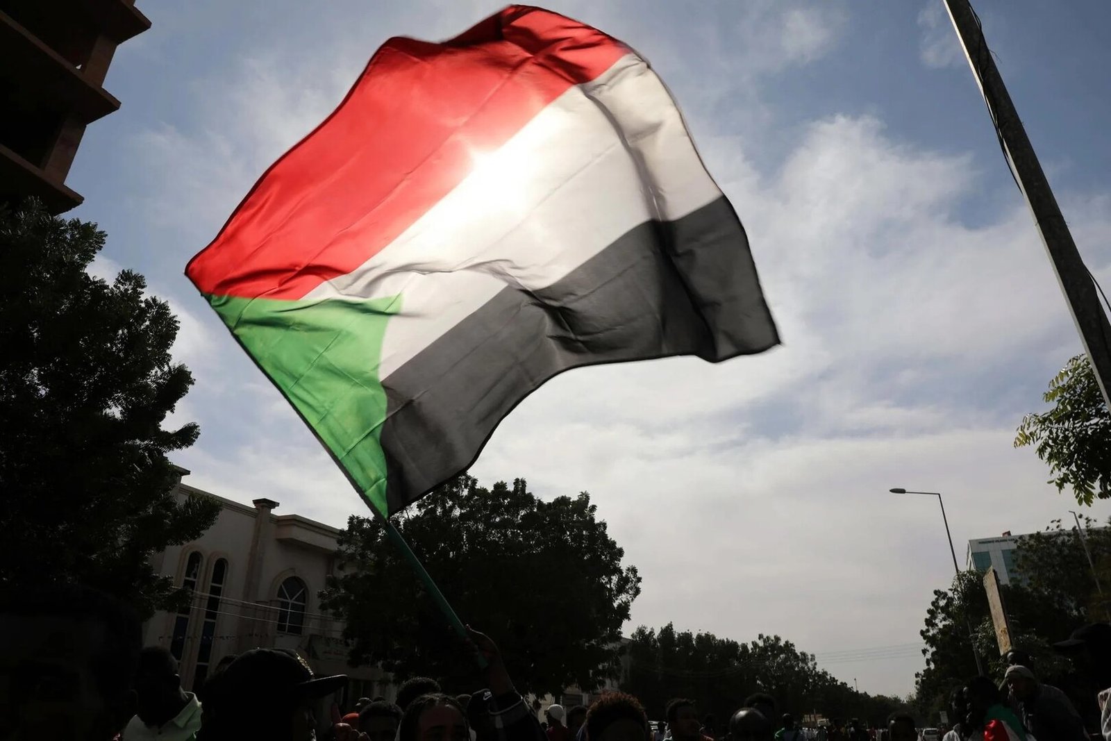 الحكومة-السودانية-ترفض-مقترح-هدنة-أمريكي-عربي-وتتمسك-بالمشاركة-في.jpg