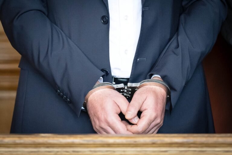 تركيا-اعتقال-15-شخصا-ضمن-تحقيقات-بالفساد-وغسل-الأموال.jpg