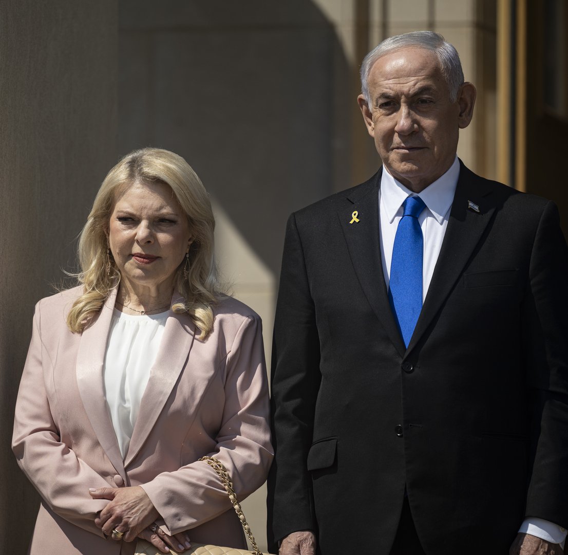 وسط-ضجة-تعكس-حجم-التطرف-لدى-الإسرائيليين-نتنياهو-وزوجته-يجسدان.jpg