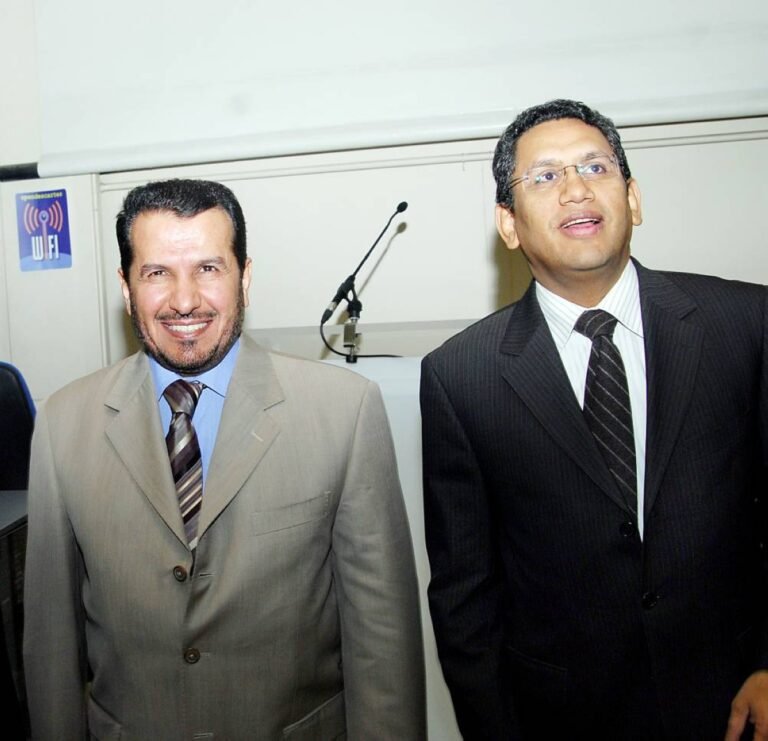 يحيى-امقاسم-لديَّ-ذاكرة-مريعة-وتشبيه-ساق-الغراب-بـمدن-الملح.jpg