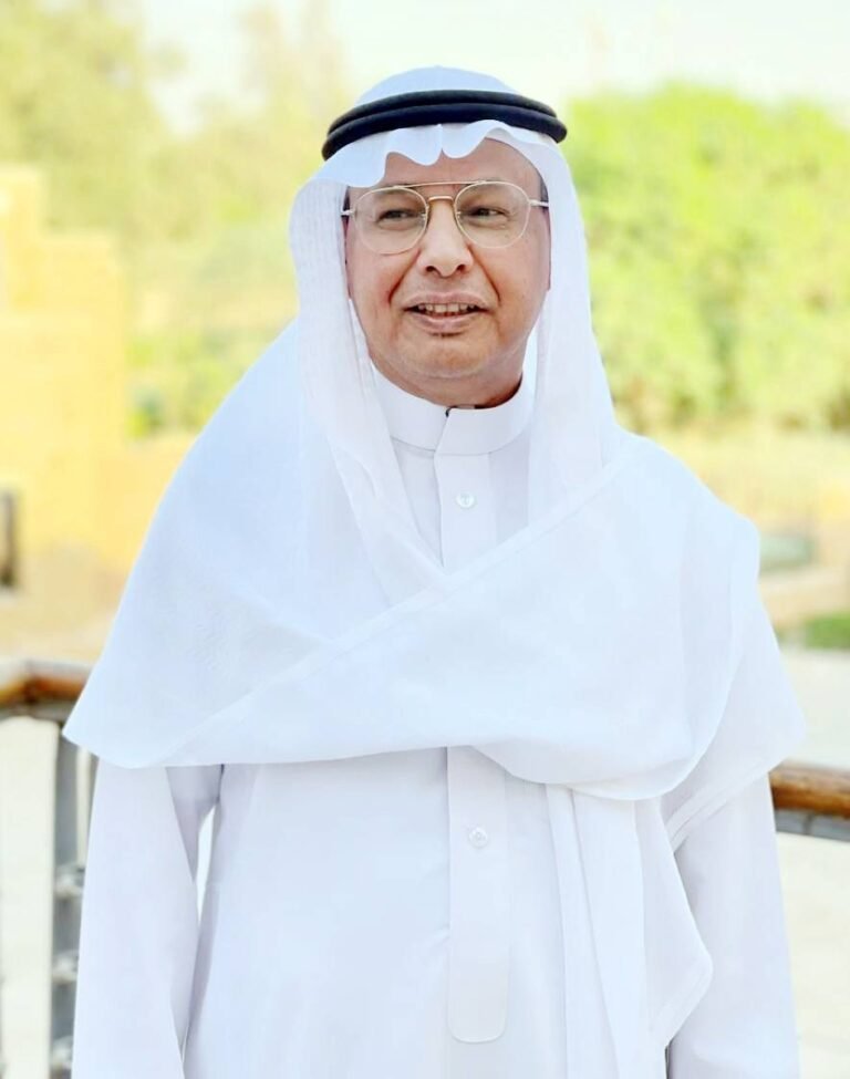 أحمد-السماري-لـ-عكاظ-أستلهم-التاريخ-ولا-أحوّل-الرواية-إلى.jpg