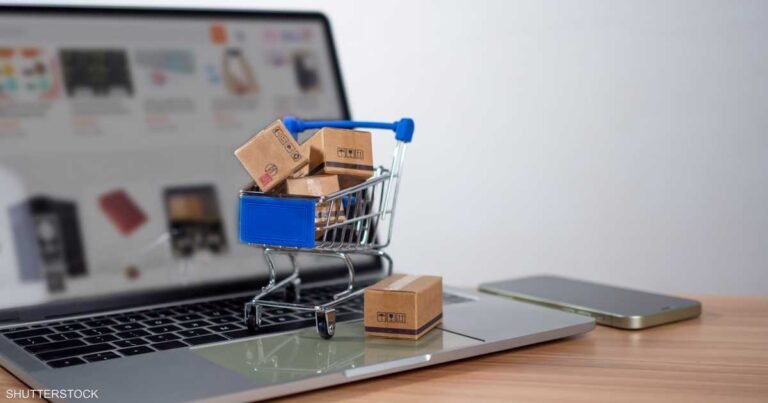 التسوق-الليلي-عبر-الإنترنت-عادة-ممتعة-أم-فخ-مالي؟.jpg