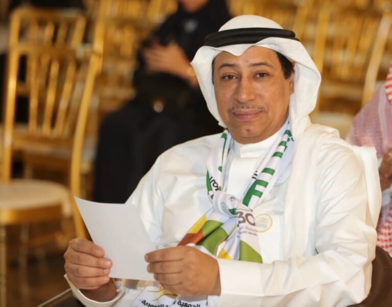 الفن-السعودي-بين-جيل-صنع-الوجدان-وآخر-يعتلي-المنصات.jpg