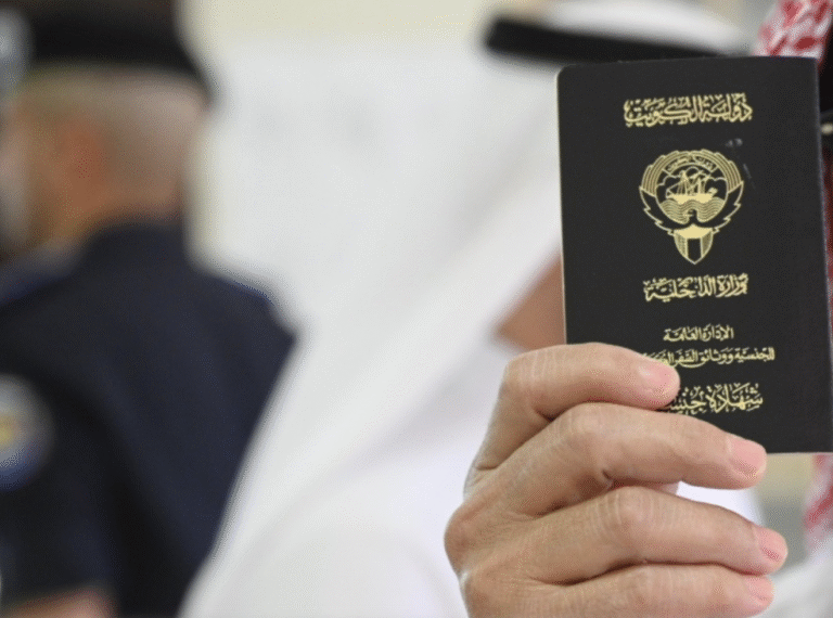 الكويت-مجلس-الوزراء-يقر-9-مزايا-للمسحوبة-جنسياتهم-من-فئة.png