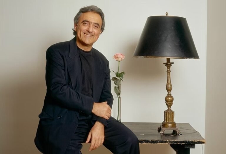 عازف-البيانو-المصري-رمزي-يسى-موسكو-لا-تشبه-أي-شيء.jpg