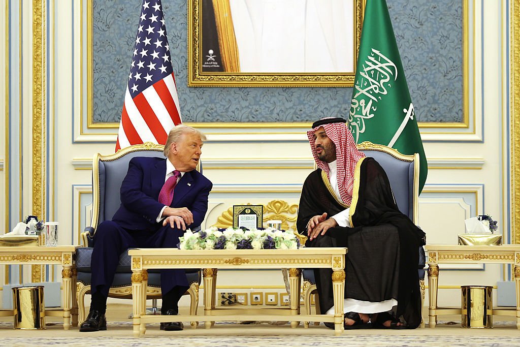 فايننشال-تايمز-الرياض-تبحث-اتفاقا-دفاعيا-شاملا-مع-إدارة-ترامب.jpg