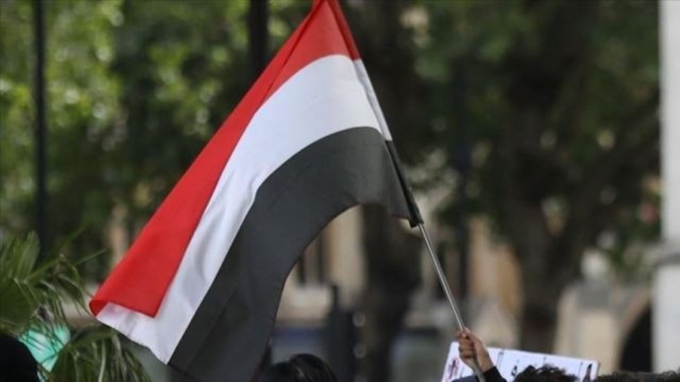 الحكومة-اليمنية-في-عدن-تهاجم-الحوثيين.jpg
