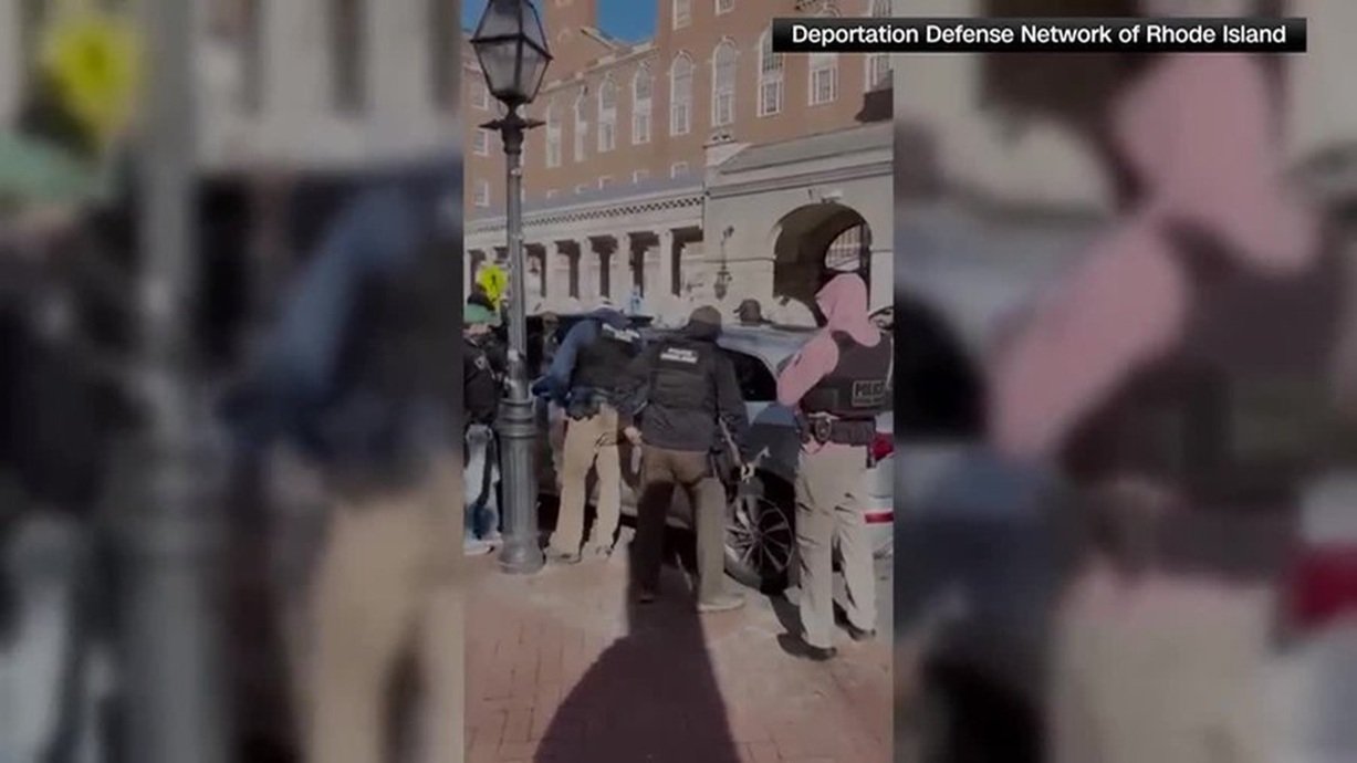 الولايات-المتحدة-غضب-في-رود-آيلاند-بعد-احتجاز-وكالة-الهجرة.jpg