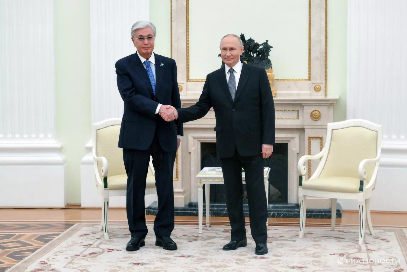 بوتين-وتوكايف-يبحثان-في-الكرملين-تعزيز-الشراكة-الاستراتيجية-بين-روسيا.jpg