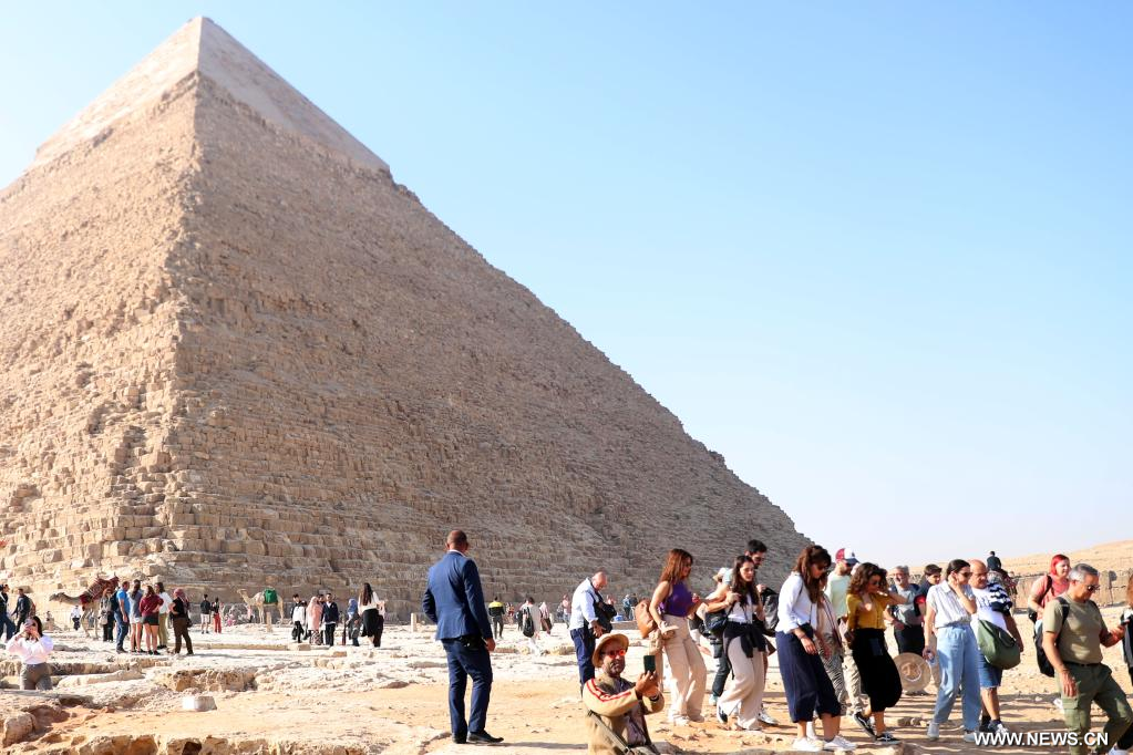 حقيقة-أم-خرافة-هل-الأهرامات-مصدر-عالمي-للطاقة-وتحتها-كنز.jpg