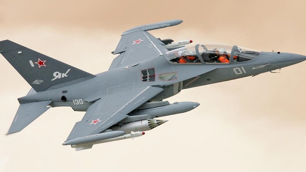روسيا-تعرض-في-دبي-للطيران-عن-طائرة-مطورة-للتدريب-والقتال.jpg