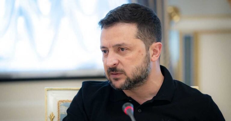 زيلينسكي-يرد-على-انتقادات-ترامب-بأسلوب-يثير-التساؤلات.jpg
