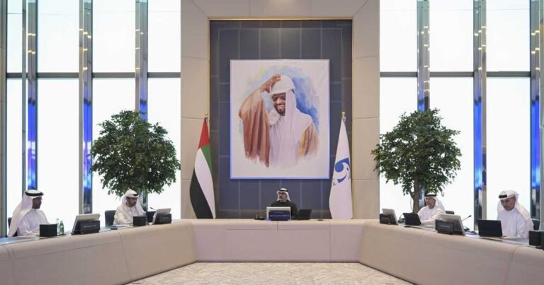 ولي-عهد-أبوظبي-يترأس-اجتماع-اللجنة-التنفيذية-لمجلس-أدنوك.jpg