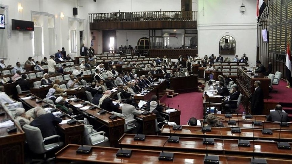 البرلمان-اليمني-يطالب-بإلغاء-فوري-لإجراءات-المجلس-الانتقالي-العسكرية-بالمحافظات.jpg