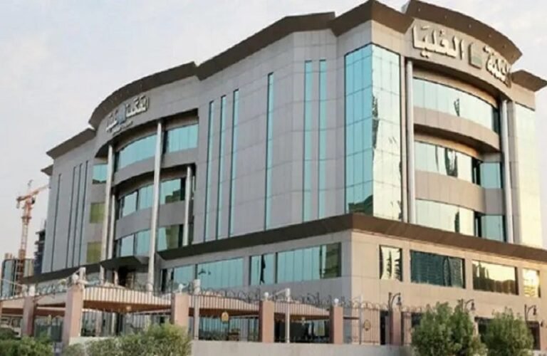 السعودية-عقوبة-ثقيلة-على-عصابة-استولت-على-ملايين-الريالات-من.jpg