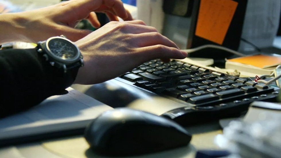 الفأرة-التي-في-أيدينا-كيف-كانت-وكيف-أصبحت؟.jpg