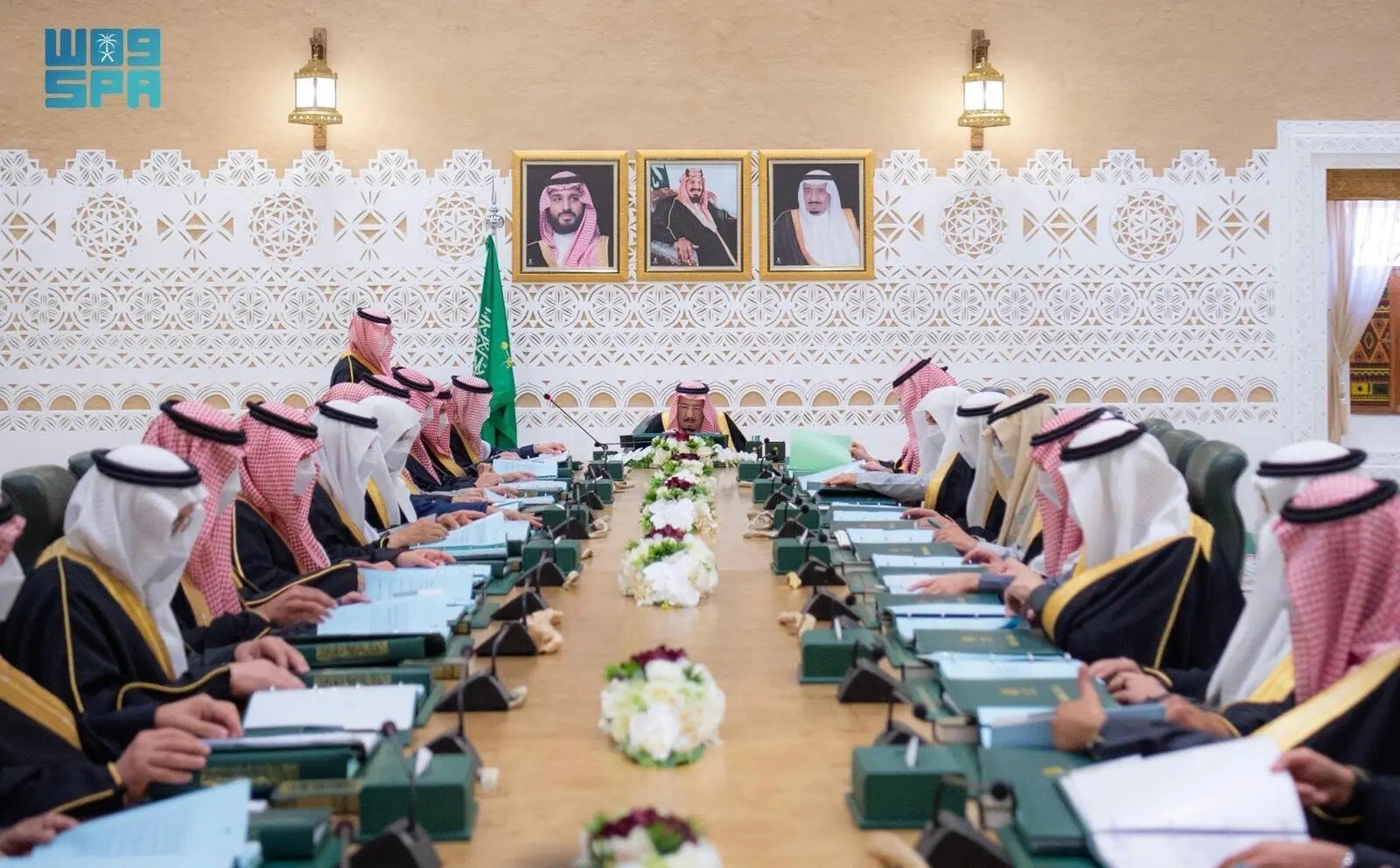الملك-سلمان-يترأس-جلسة-مجلس-الوزراء-السعودي-ترحيب-بإلغاء-قانون.jpg