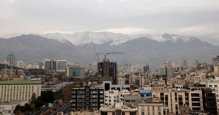 اليوم-صفر-كيف-كادت-طهران-أن-تنفد-من-المياه؟.jpg