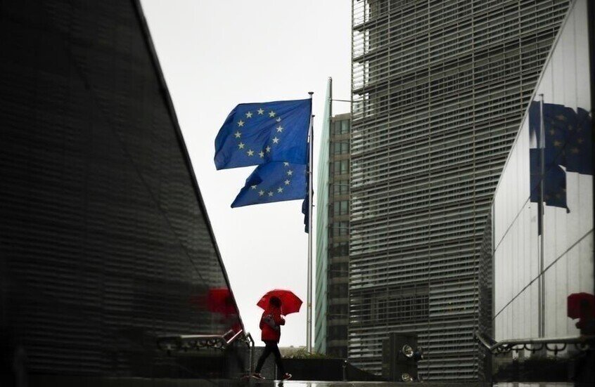 بوليتيكو-الاتحاد-الأوروبي-يجري-مناقشات-سرية-بشأن-خطة-بديلة-لتمويل.jpg