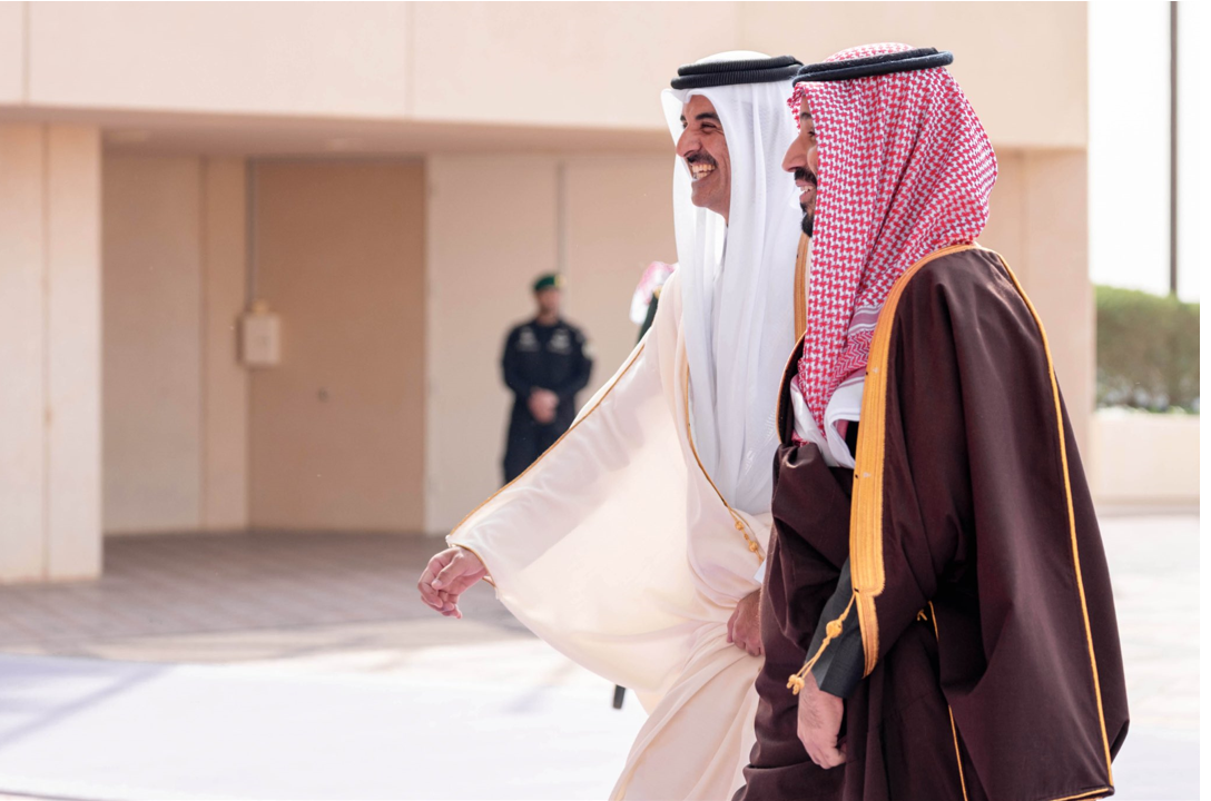 حفاوة-استقبال-الأمير-محمد-بن-سلمان-للشيخ-تميم-بن-حمد.png