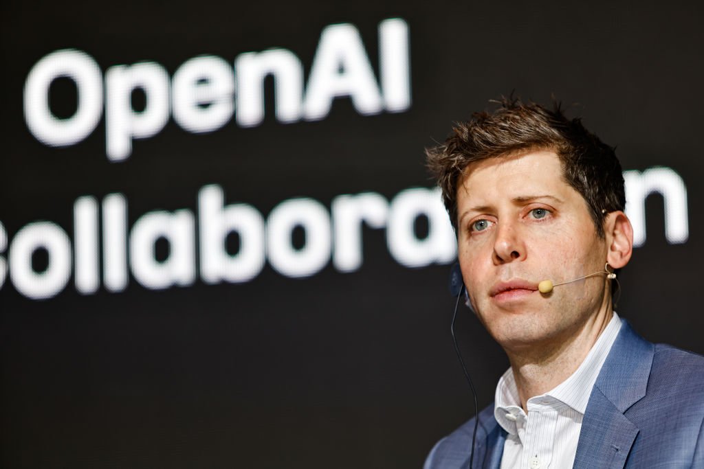 خطة-طموحة-مدير-OpenAI-يبحث-عن-بوابة-فضائية-لمستقبل-الذكاء.jpg