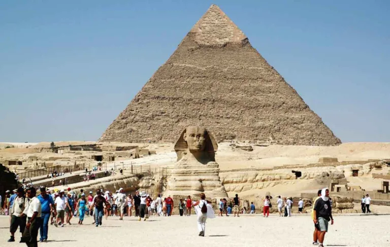 راصد-الزلازل-الهولندي-يثير-ضجة-حول-الأهرامات-وعالم-آثار-مصري.webp.webp