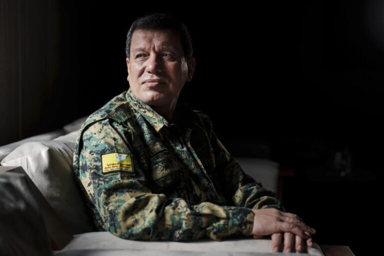 سوريا-قائد-قسد-في-دمشق-ومتحدث-وفد-الإدارة-الذاتية-يكشف.jpg