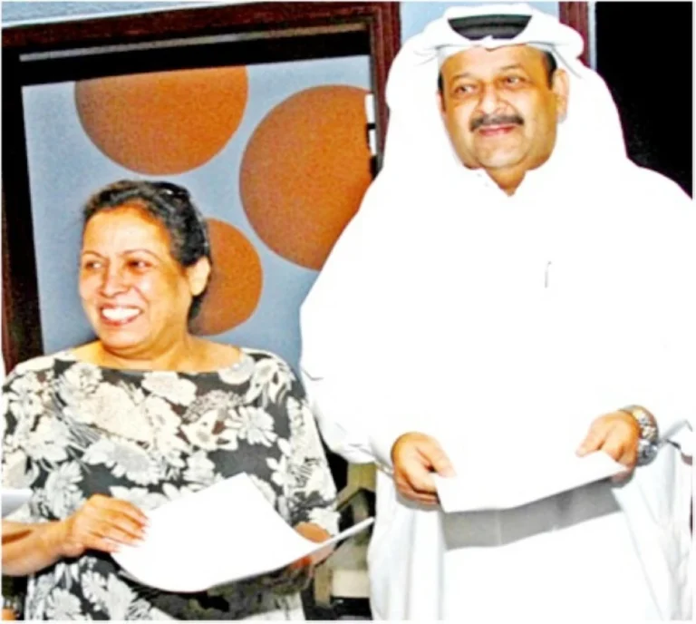 عبدالعزيز-جاسم-شاهد-على-تاريخ-الحركة-الفنية-في-قطر.webp.webp