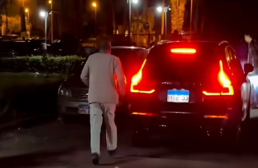 فنان-مصري-شهير-يثير-الجدل-بفيديو-مع-سائقه.png