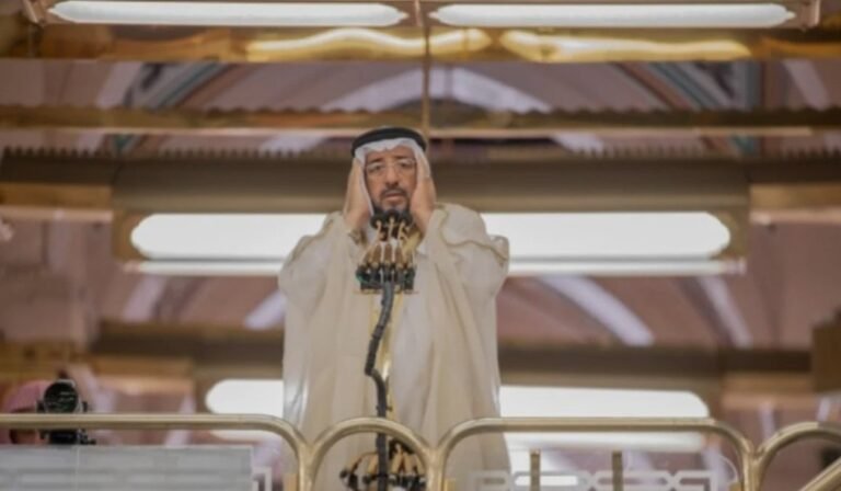 مؤذن-المسجد-النبوي-يردد-الأذان-على-فراش-الموت-فيديو.jpg