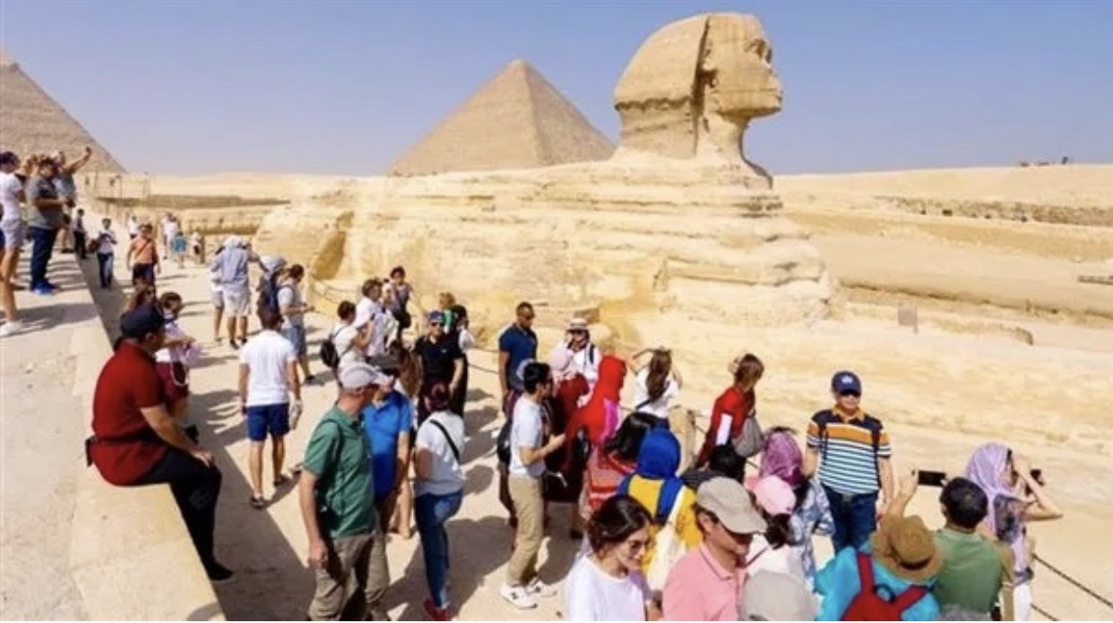 مصر-تعلن-عن-زيادة-كبيرة-في-أعداد-السياح-بعد-افتتاح.jpeg