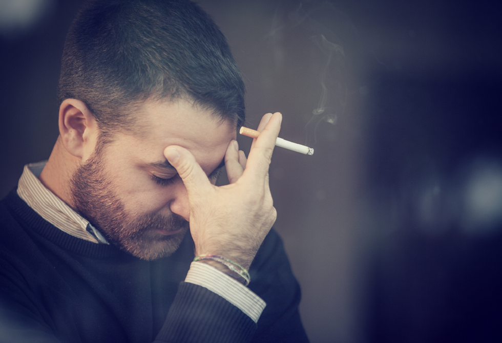 اكتشاف-علاقة-وثيقة-بين-التدخين-والاكتئاب.PNG