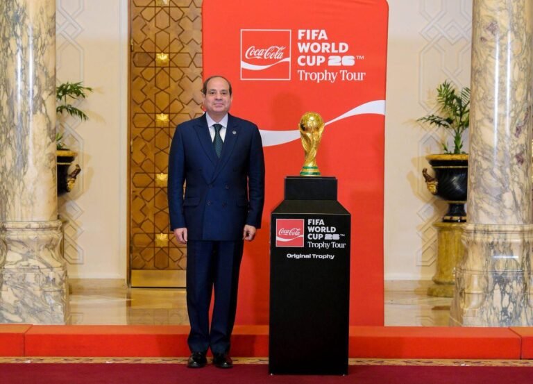 السيسي-يستقبل-كأس-العالم-في-مصر-نتمنى-تنظيمها-مستقبلا-صور.jpg