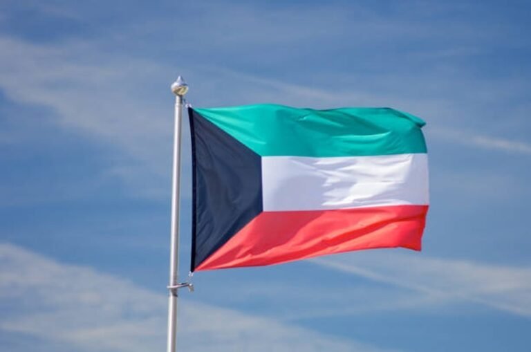 الكويت-تسحب-جنسية-أسطورة-المنتخب-الأزرق-صور-فيديو.jpg