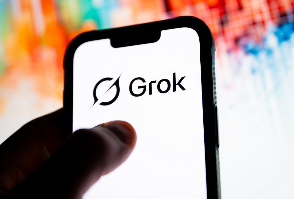 بسبب-المحتوى-الجنسي-المهين-مطالب-بحذف-X-وGrok-من-متاجر.PNG