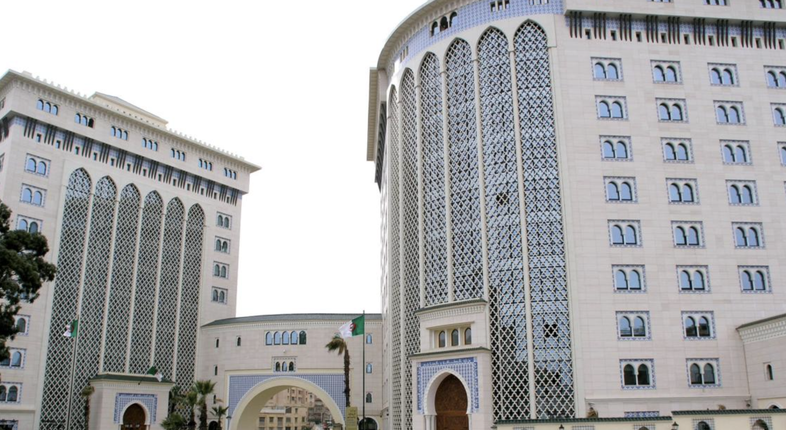 بعد-زيادة-غير-معلنة-في-أسعار-الوقود-وزارة-المحروقات-الجزائرية.png