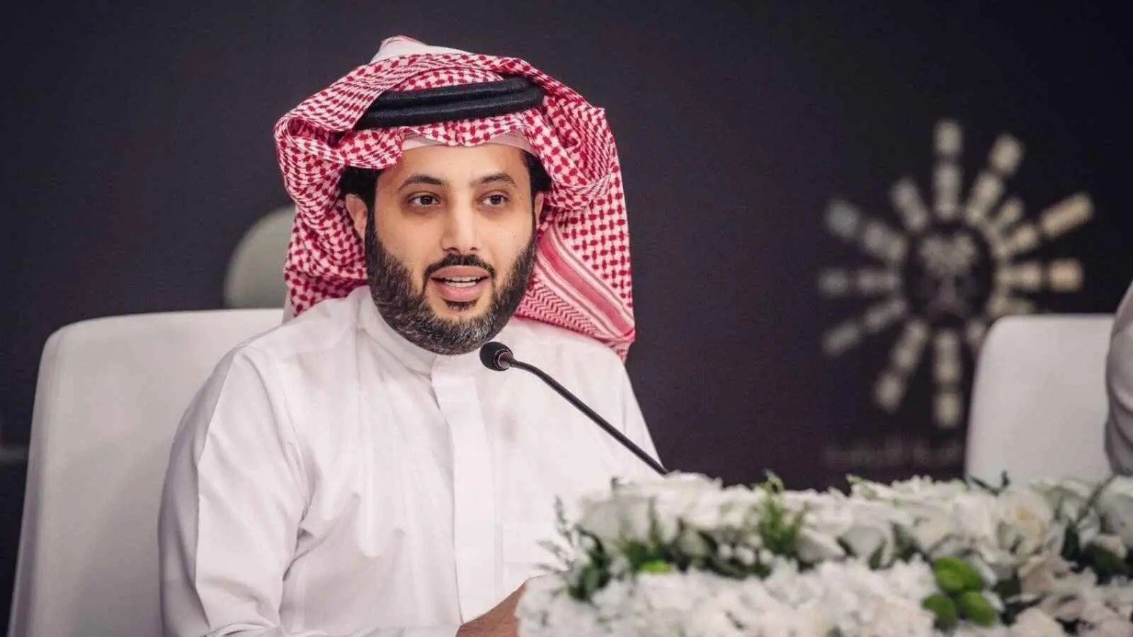 تركي-آل-الشيخ-يعلق-على-لقاء-الرئيس-المصري-مع-وزير.jpg