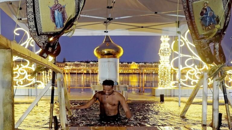 عيد-الغطاس-في-روسيا-بين-القدسية-والتقاليد-صور.jpg