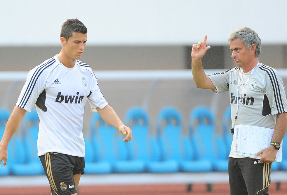 مودريتش-مورينيو-تسبب-في-بكاء-رونالدو-بحجرة-ملابس-ريال-مدريد.jpg