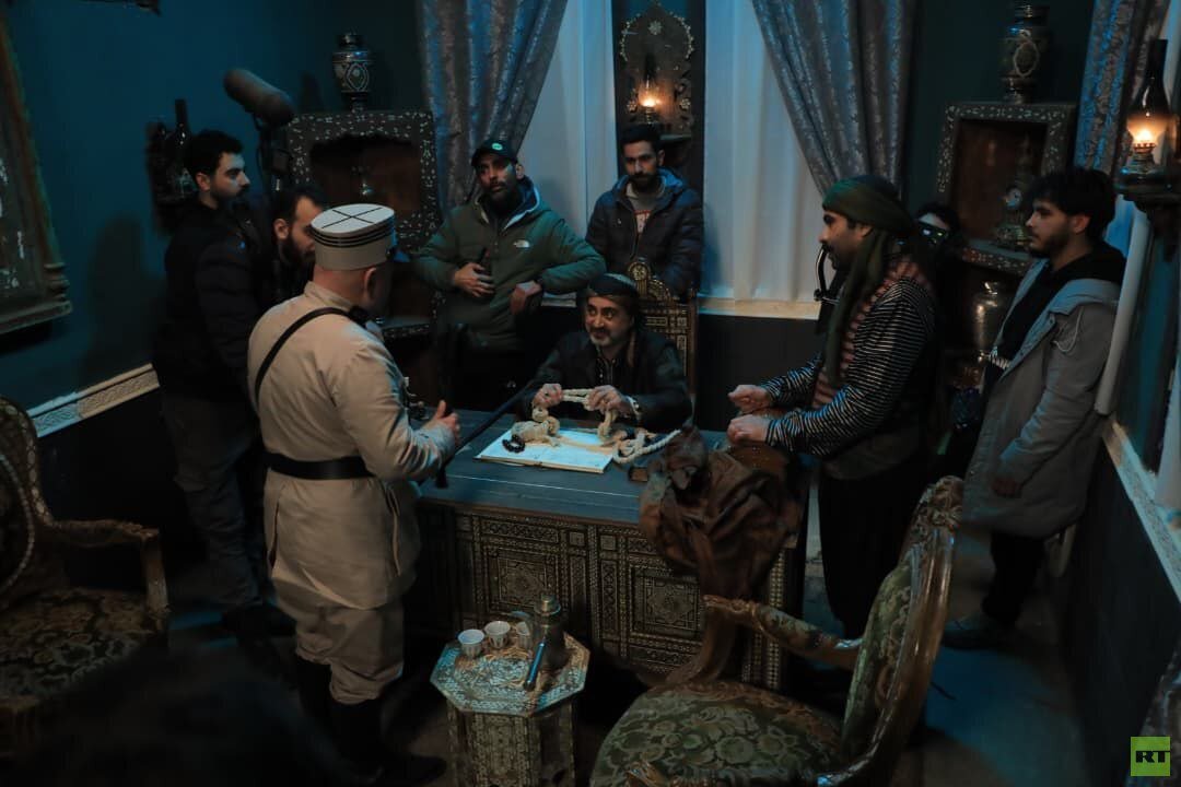 ابن-الحارة-مايكرو-دراما-شامية-تشق-زمن-المنصات-من-بوابة.jpg