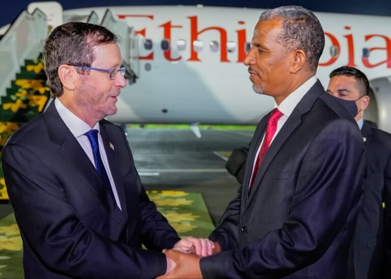 الرئيس-الإسرائيلي-يبدأ-زيارة-رسمية-إلى-إثيوبيا-فيديو-صور.jpg