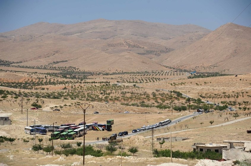 سوريا-أزمة-شاحنات-على-الحدود-مع-الأردن-ولبنان-ونظام-الـباك.jpg