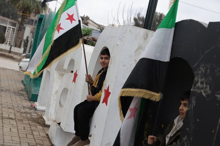 سوريا-احتقان-شعبي-في-دير-الزور-بعد-الإفراج-عن-متهمين.jpg