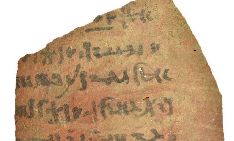 اكتشاف-أكثر-من-43-ألف-قطعة-فخارية-تروي-تفاصيل-حياة.jpg