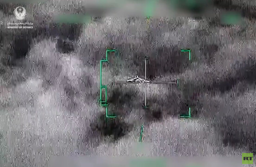 الدفاع-الإماراتية-تنشر-مشاهد-لاعتراض-وتدمير-طائرات-مسيرة-إيرانية-فيديو.png