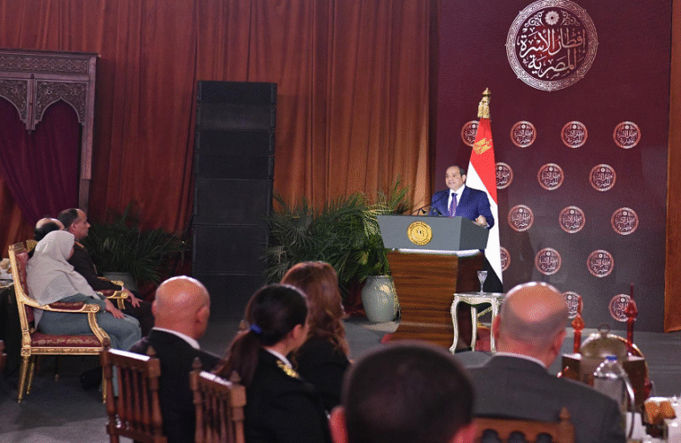 السيسي-يوجه-رسائل-للمصريين-حول-خيارات-صعبة-ويدعو-الحكومة-لكشف.png
