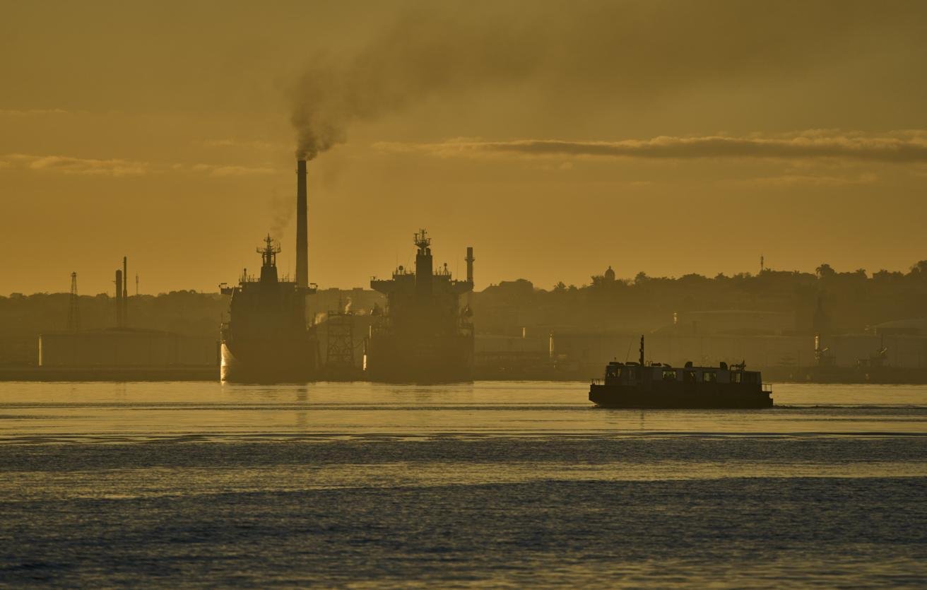 واشنطن-تسمح-لناقلة-نفط-روسية-بالوصول-إلى-كوبا-رغم-الحصار.jpg