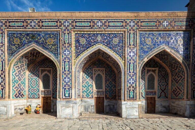 أثر-الحرب-الإيرانية-على-التراث-الثقافي-الفارسي.jpg
