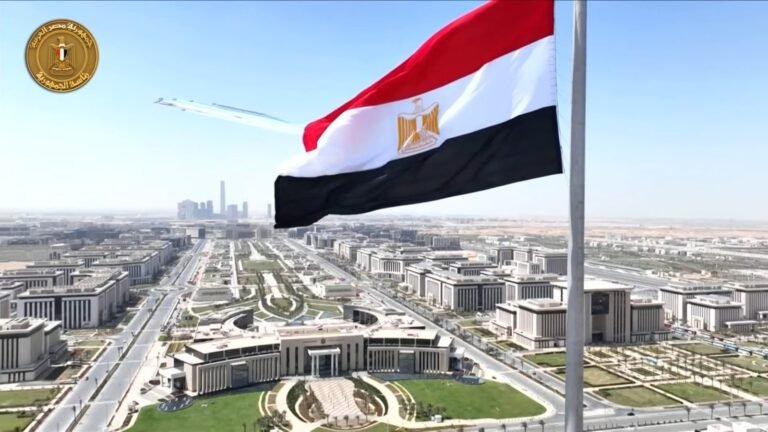 أديب-إماراتي-بارز-يوجه-رسالة-مؤثرة-عن-مصر-وسط-موجة.jpg