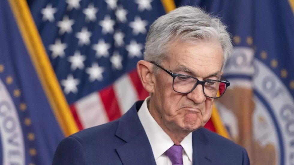 الاحتياطي-الفيدرالي-يثبت-سعر-الفائدة-وباول-يعلن-الرحيل-عن-منصبه.jpg